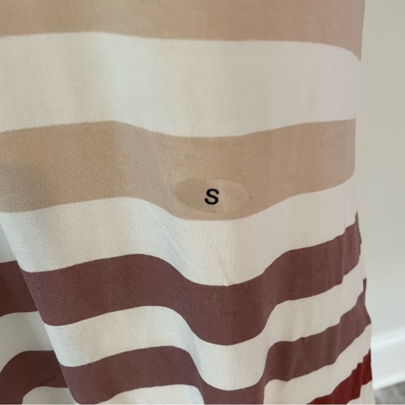 Women's Striped Sleeveless Top - Red and Beige - Picture 2 of 7